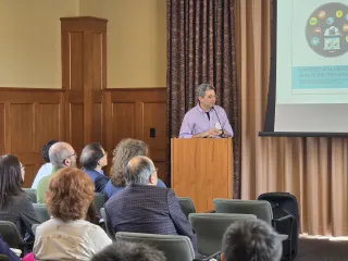 Abel Rodriguez speaks in Duncker Hall