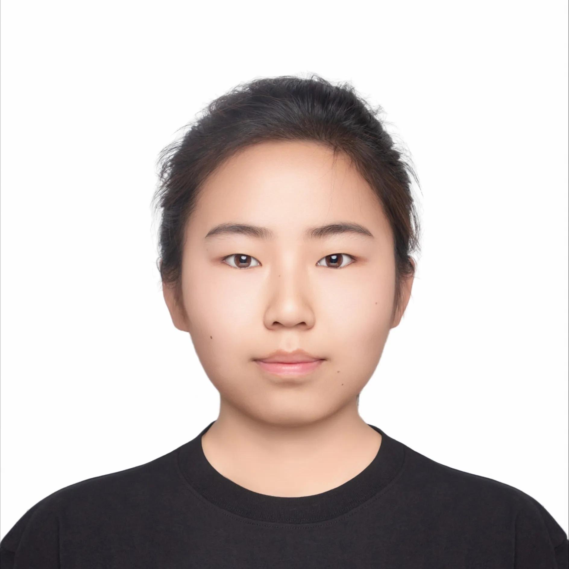Qianna Zhu Headshot